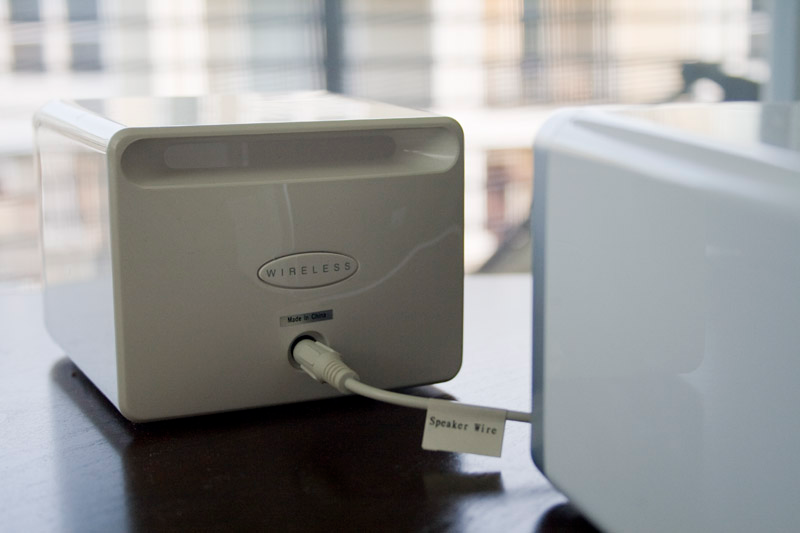 Illustration for article titled SoundOn Media-210 Wireless 2.1 Mac/PC Speakers Lightning Review